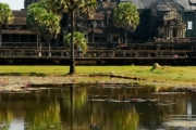 Haşmetli Angkor Wat Tapınağı 12. yüzyılda inşa edilmiş