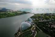 Marina Bay Sands otelinin terasından muhteşem şehir manzaraları