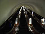 Günde 1.4 milyon yolcu taşıyan Kiev metrosunun Arsenalna durağı Dünya\'nın en derin metro istasyonlarından biri (105,5 m).