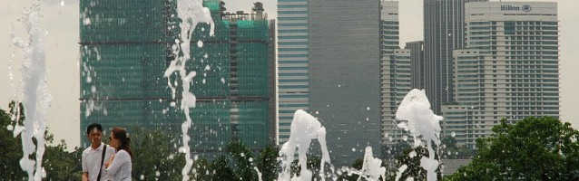 Kuala Lumpur'da şehrin her köşesinden gökdelenler izlenebiliyor.